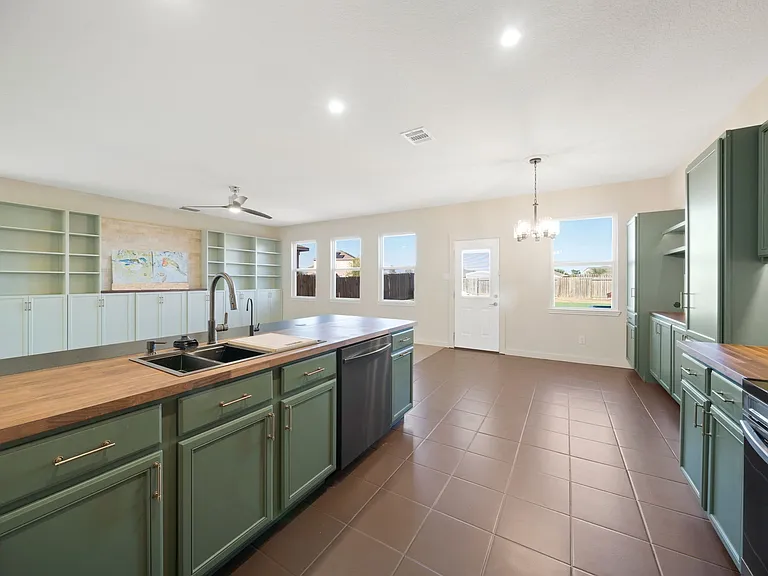 12241 Cashton — Photo 31