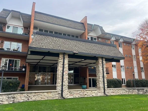 4221 Saratoga Ave APT 115A, Downers Grove, IL 60515