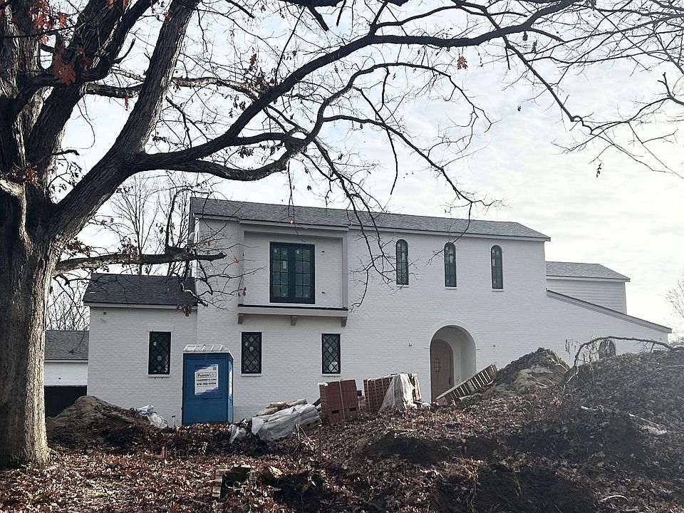 2nd image of 3608 Rainbow Pl