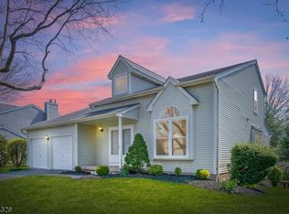 25 Tuscarora Trl, Branchburg, NJ 08876
