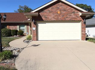 3210 Leverett Ct, Alton, IL 62002