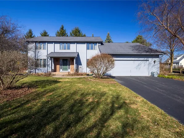 15 Brandywine Ln, Rochester, NY 14618