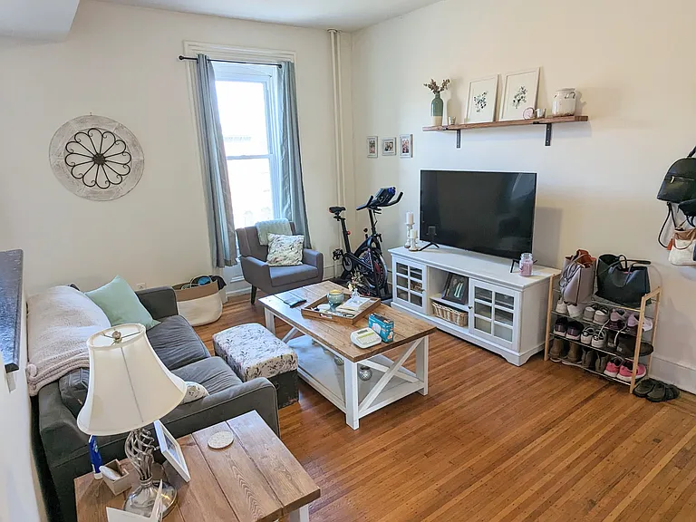 1914 Spring Garden St #3F — Photo 2