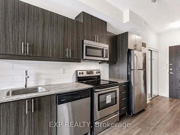 17 Kenaston Gdns #401 — Photo 2