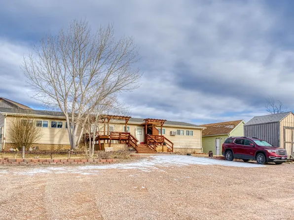 15512 Us Highway 14, Moorcroft, WY 82721