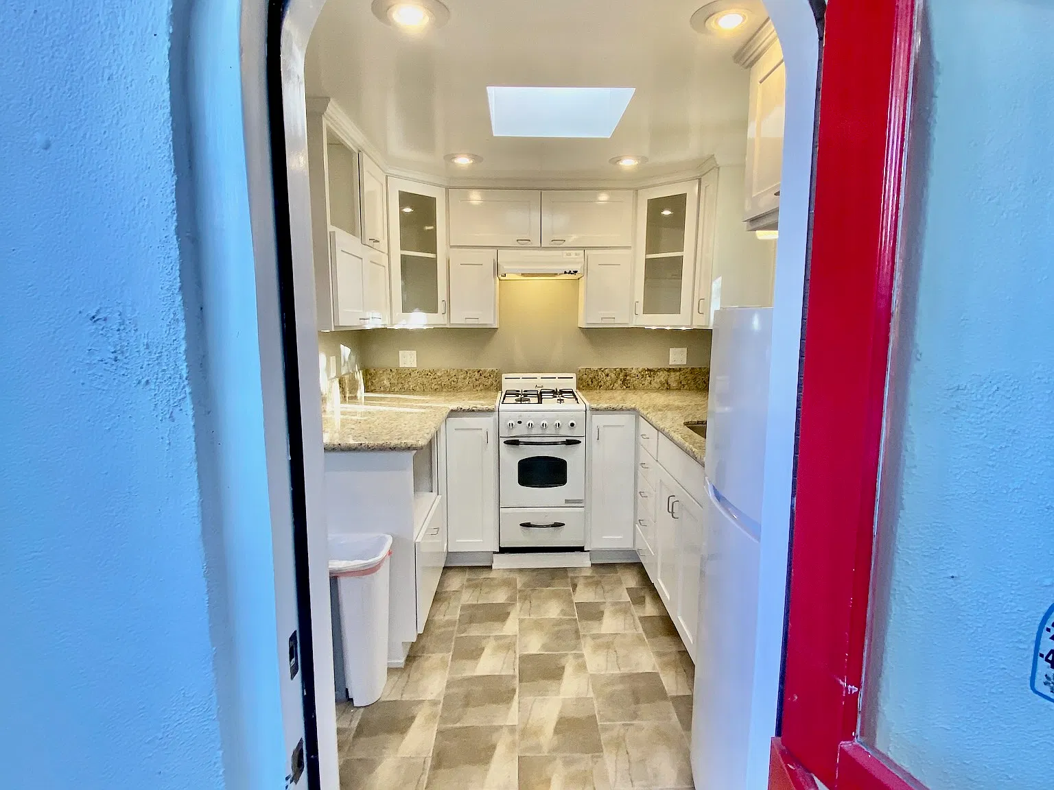 Studio, 500 sqft, $2,350 — Photo 3