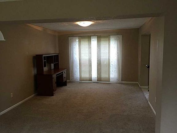 3rd image of 4985 Country Park Dr