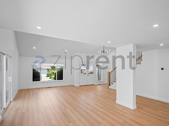 5th image of 7442 Aspen Ct