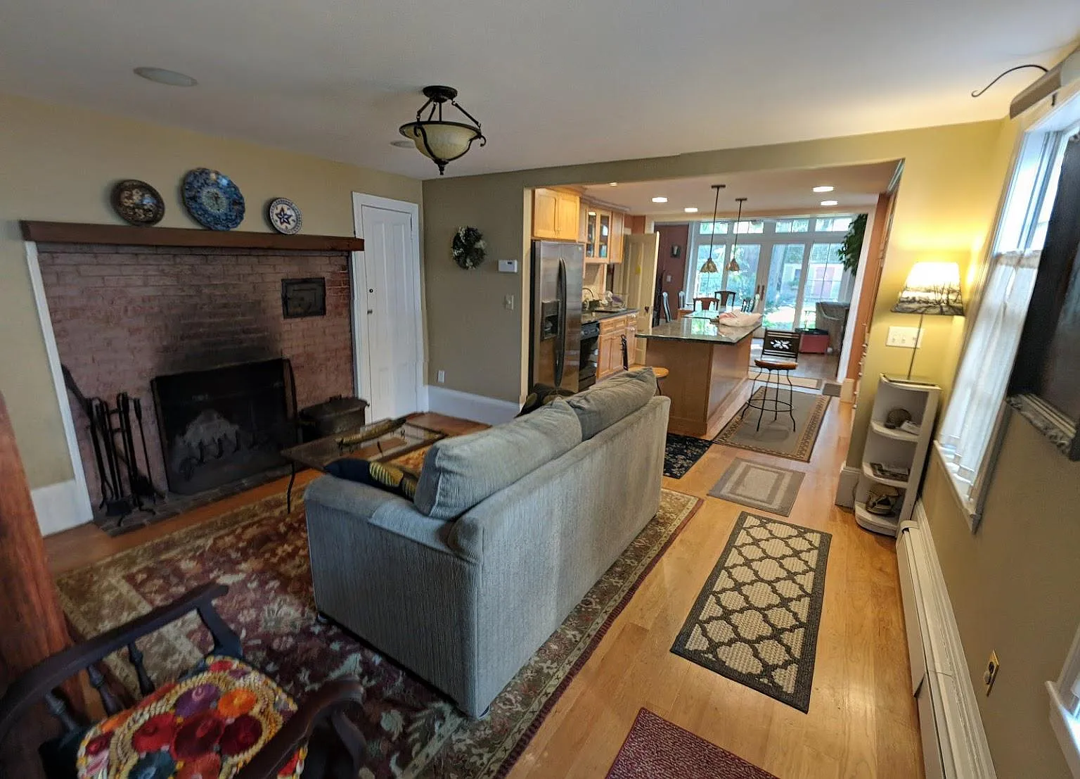 3 bed, 1.5 bath, 1940 sqft, $4,500 — Photo 4