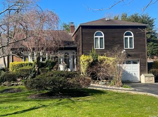 20 Community Rd, Bay Shore, NY 11706