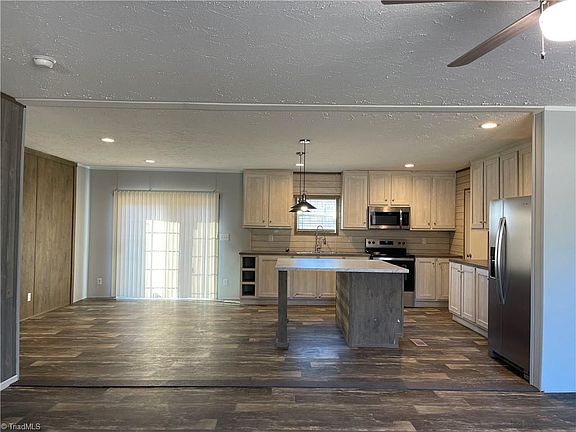 2nd image of 159 N Eagle Ln