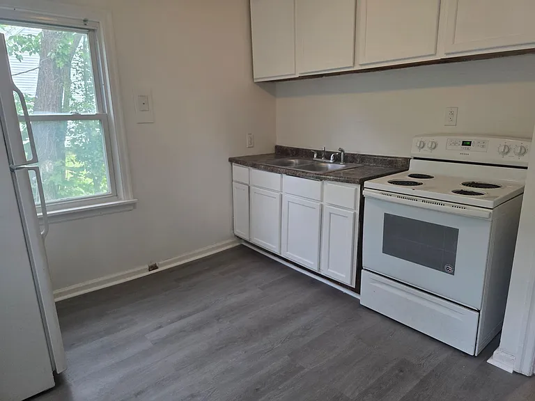 1423 N Johnson St — Photo 2