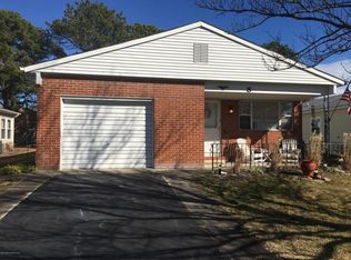 8 Calalou Ct, Toms River, NJ 08757
