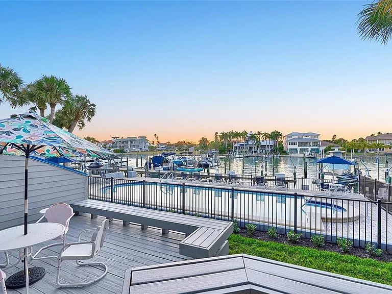 910 Pinellas Bayway S #107 — Photo 2