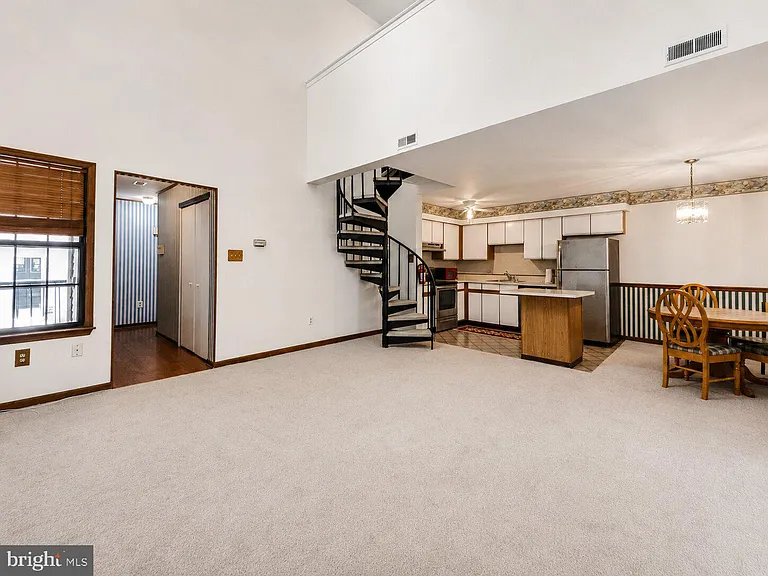 19 Summit Ct — Photo 5