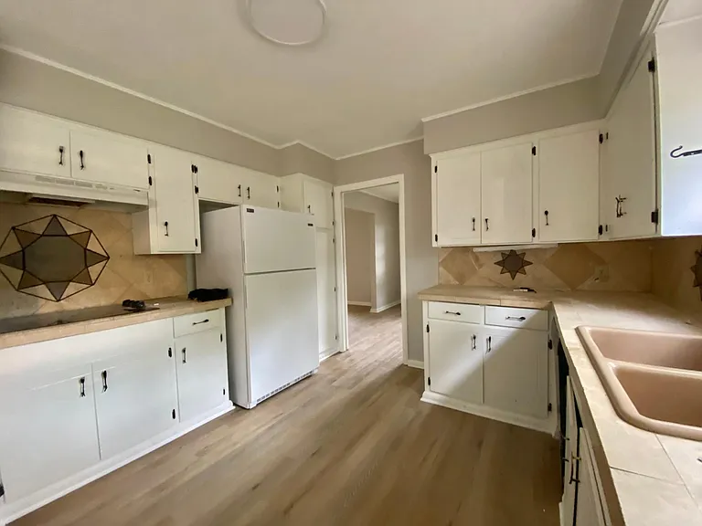 8708 Azalea Trl — Photo 4