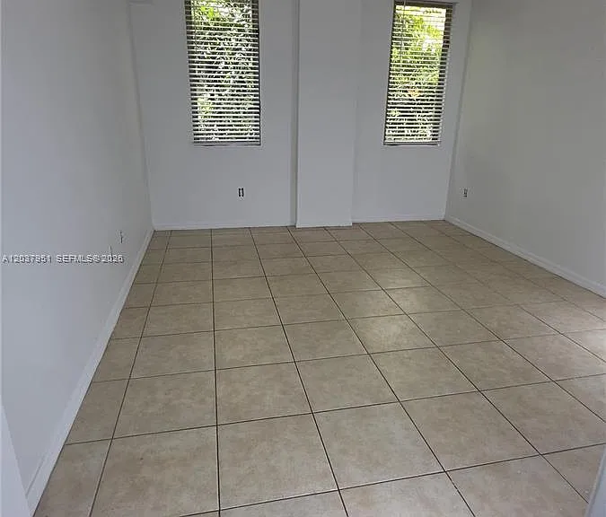 2630 SW 28th St #14 — Photo 5