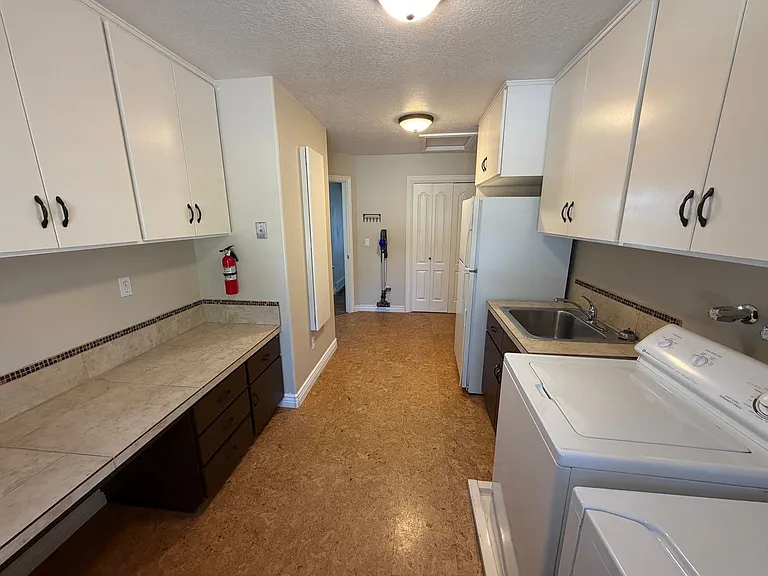1835 N Beechwood Dr — Photo 28