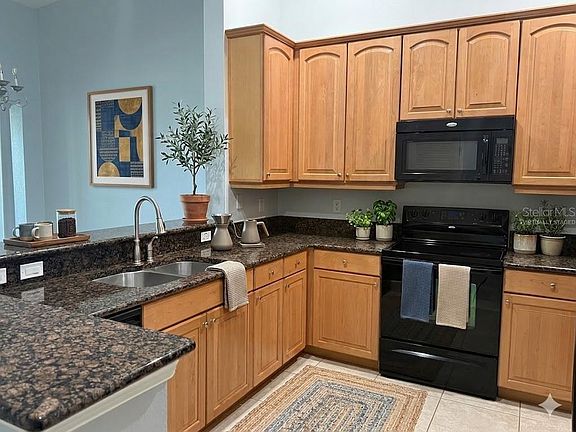 5th image of 35 RIVERVIEW BEND S #1845