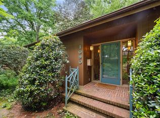 1090 Yorkshire Rd, Winston Salem, NC 27106