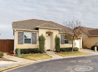691 W Edinburgh Ln, Clovis, CA 93619