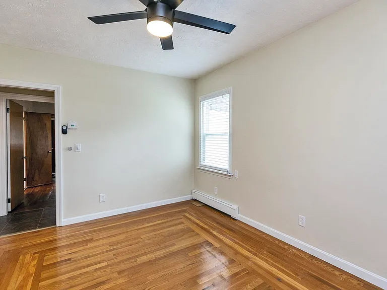 120 Chauncey Ave — Photo 16