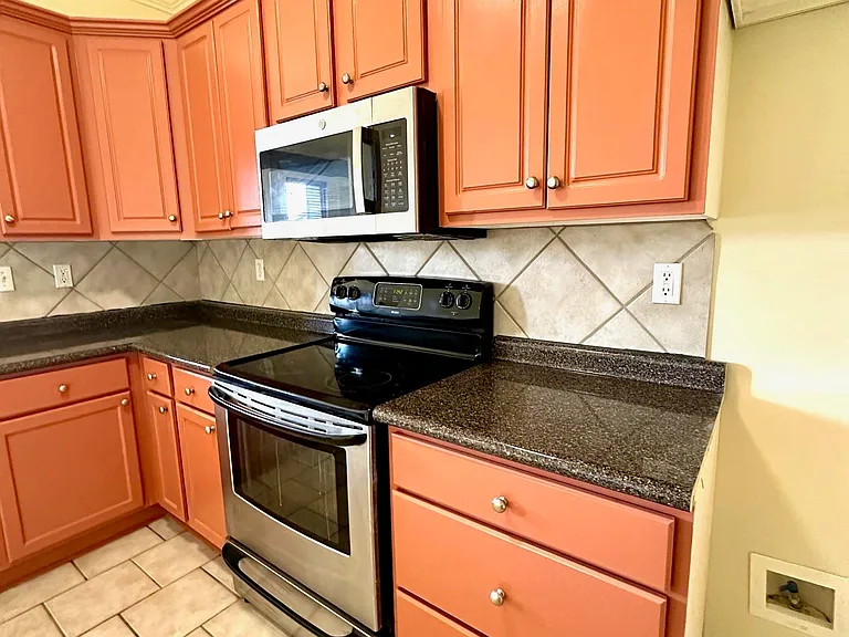 18163 Pinehurst Dr — Photo 9
