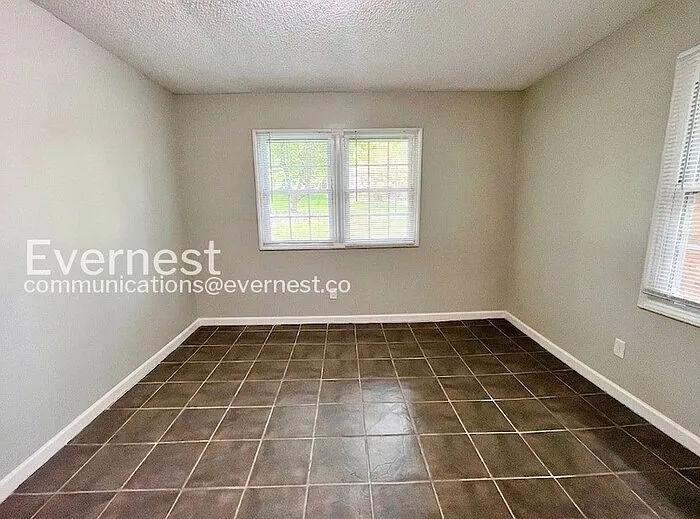 400 Wilcrest Dr — Photo 11