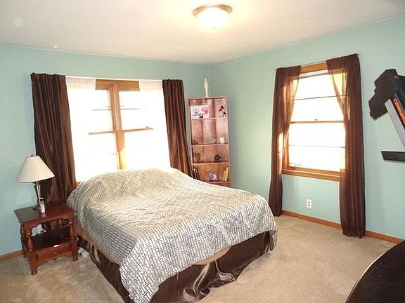 4th image of 214 E Jennings Ave