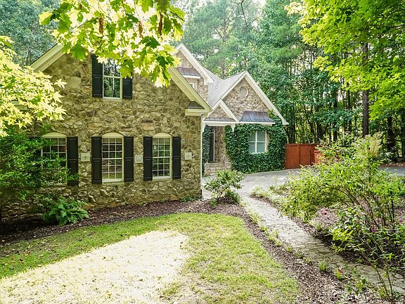 3rd image of 65 Hidden Cove Ct