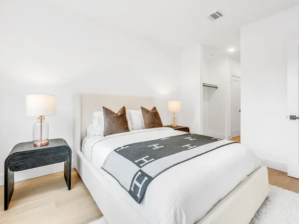 649 38th Street image 19 of 28