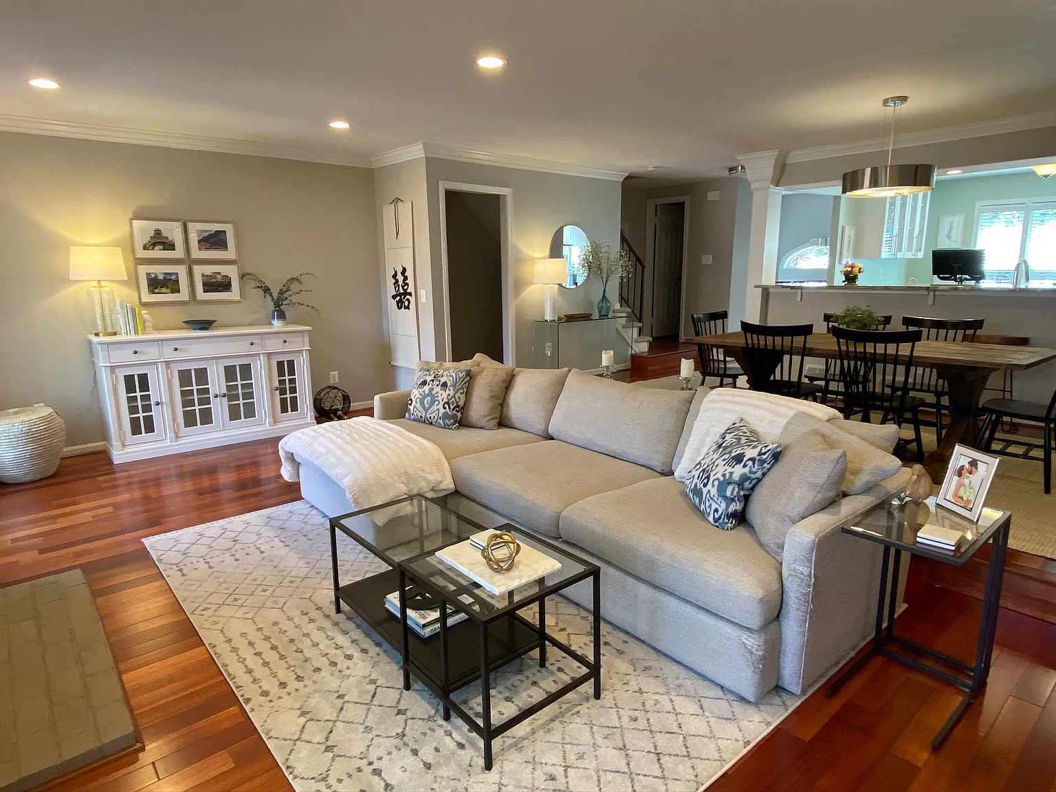3 bed, 2.5 bath, 2622 sqft, $4,200 — Photo 3