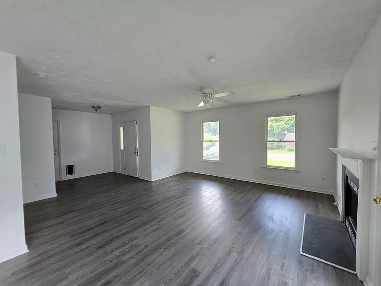 1521 Kara Ct — Photo 4