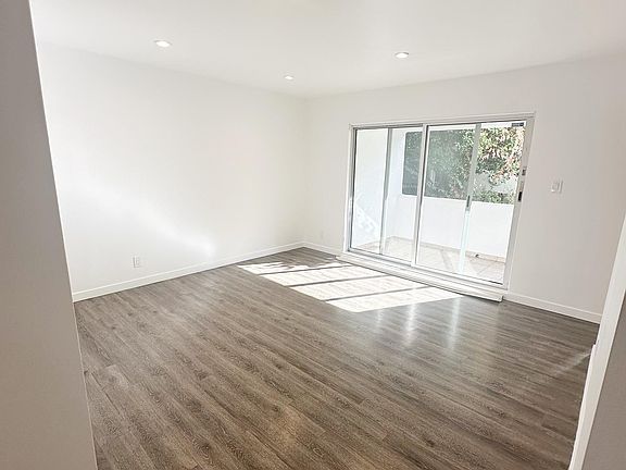 2nd image of 9152 Alden Dr APT 2