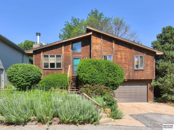 7161 N 82nd Plz, Omaha, NE 68122