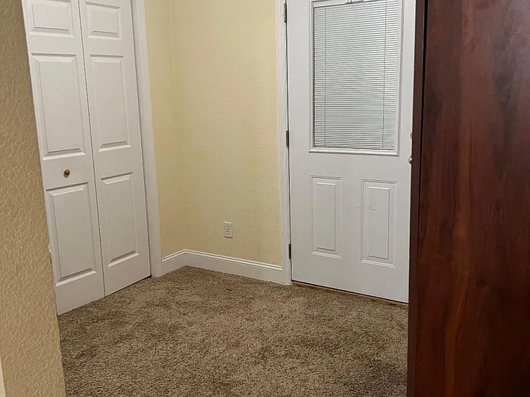 405 Century Dr — Photo 11