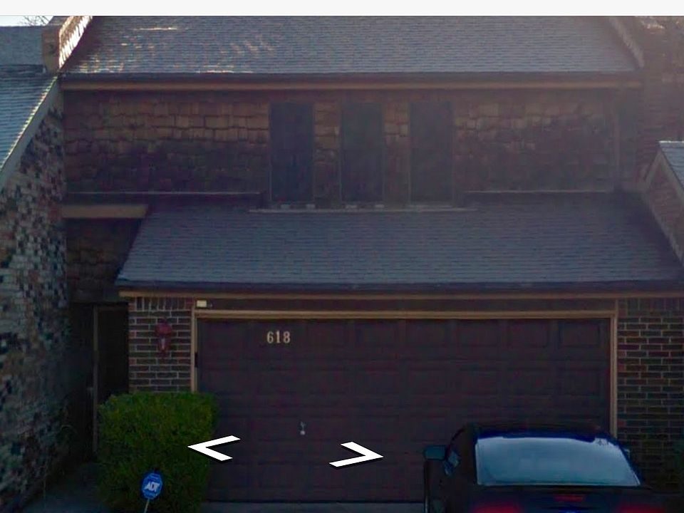 1st image of 618 Carriage Way