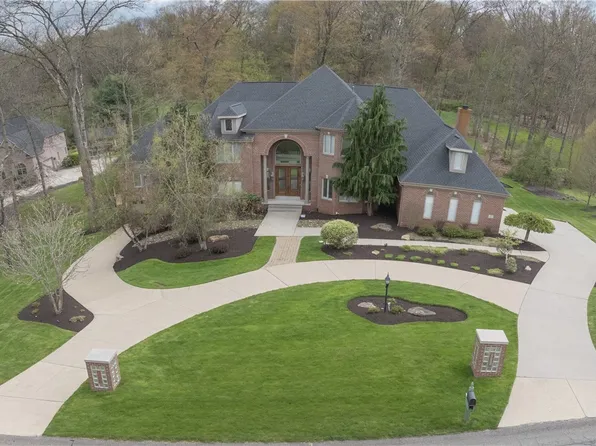 185 Wedgewood Dr, Gibsonia, PA 15044