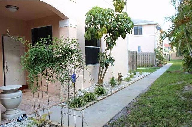 1st image of 21300 NE 8th Ct