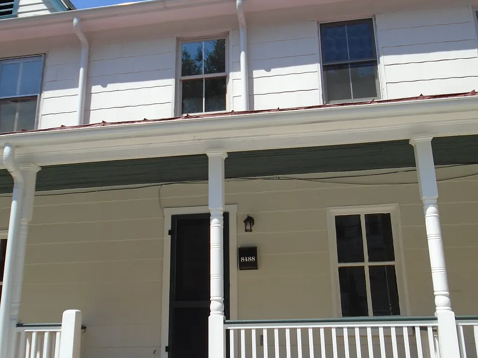 8488 Frederick Rd