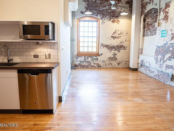 3rd image of 222 N Central St #303