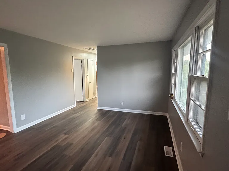 803 Cambridge St — Photo 3