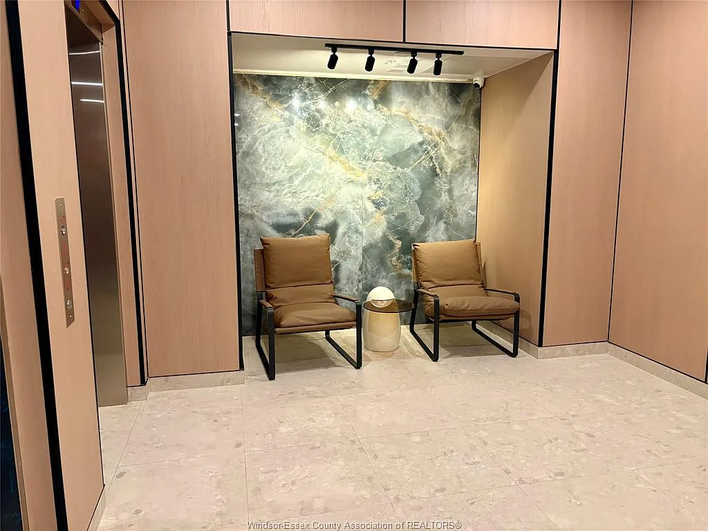 2 bed, 2.0 bath, 1037 sqft, $2,400 — Photo 3