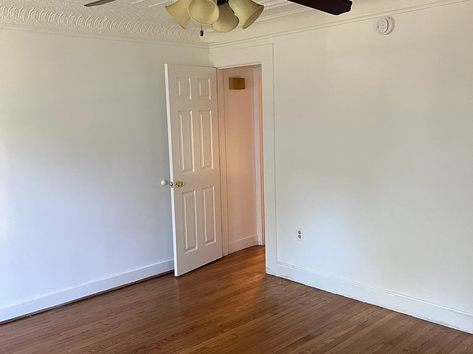 78 Davis Ave — Photo 3
