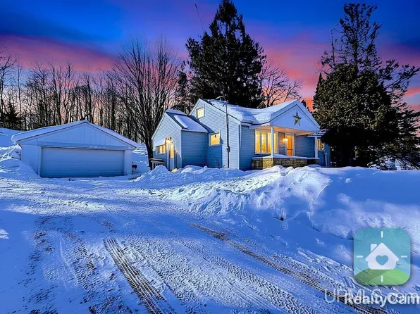 725 W Ice Lake Rd, Iron River, MI 49935