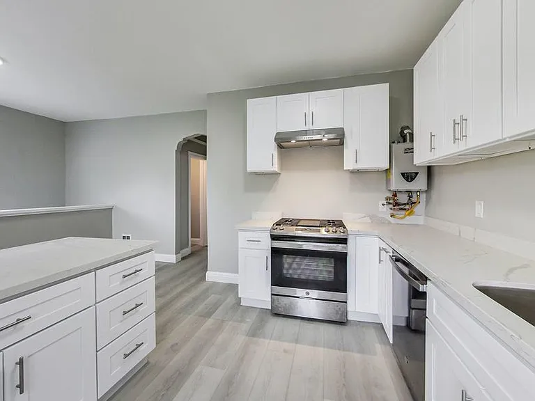 1824 Linden St #8 — Photo 2