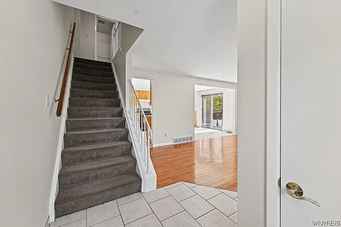 3 bed, 1.5 bath, 1106 sqft, $1,995 — Photo 3