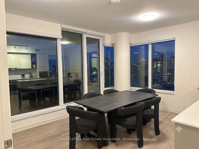 1285 Dupont St — Photo 8