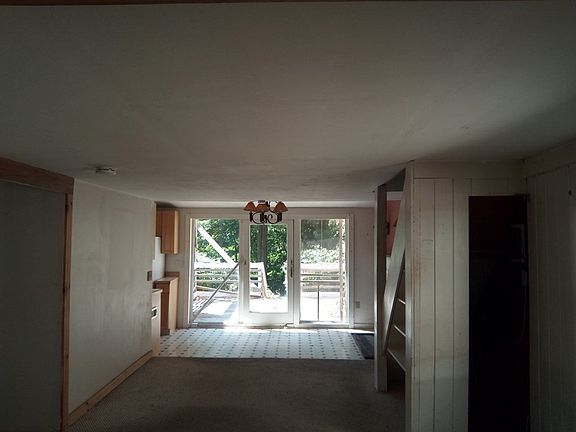 5th image of 21 Asbury Ave