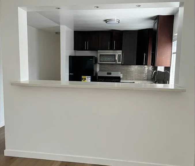 1034 Law St #6 — Photo 2
